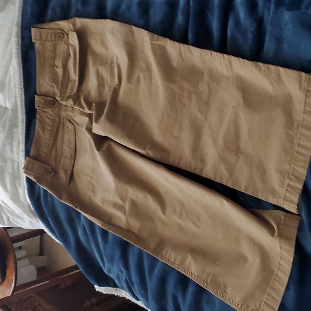 #Express_ "editor "Capris tan women's size8 BrandnewW/O tags